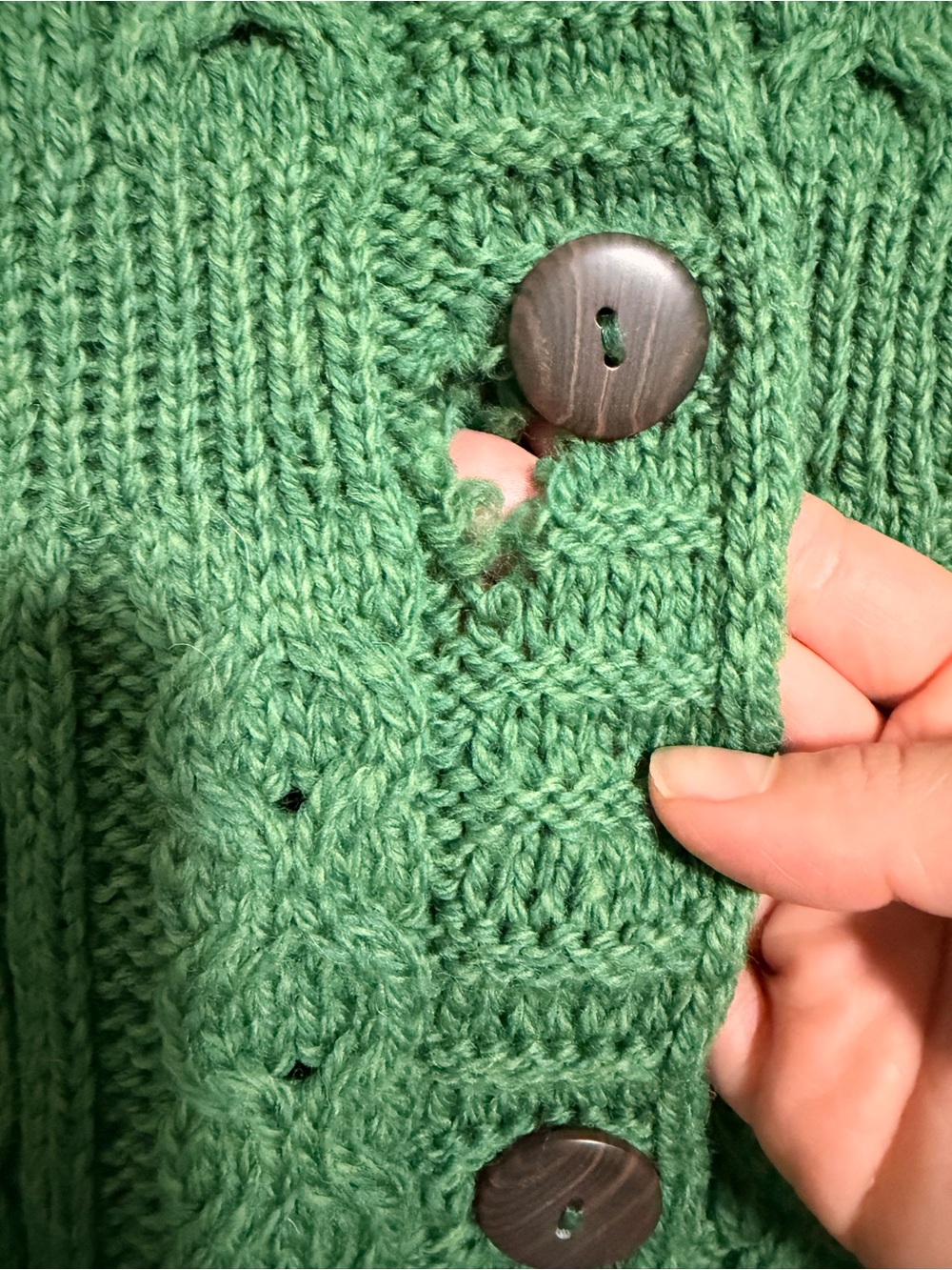 Kilronan Knitwear Merino Wool Cable-Knit Green Button-Up Cardigan - Picture 7 of 7